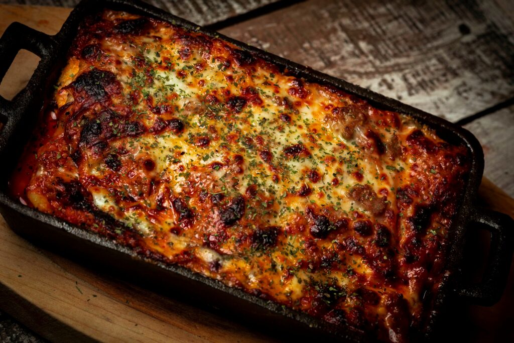 Lasagnes tomates, poivrons, chaire à saucisse