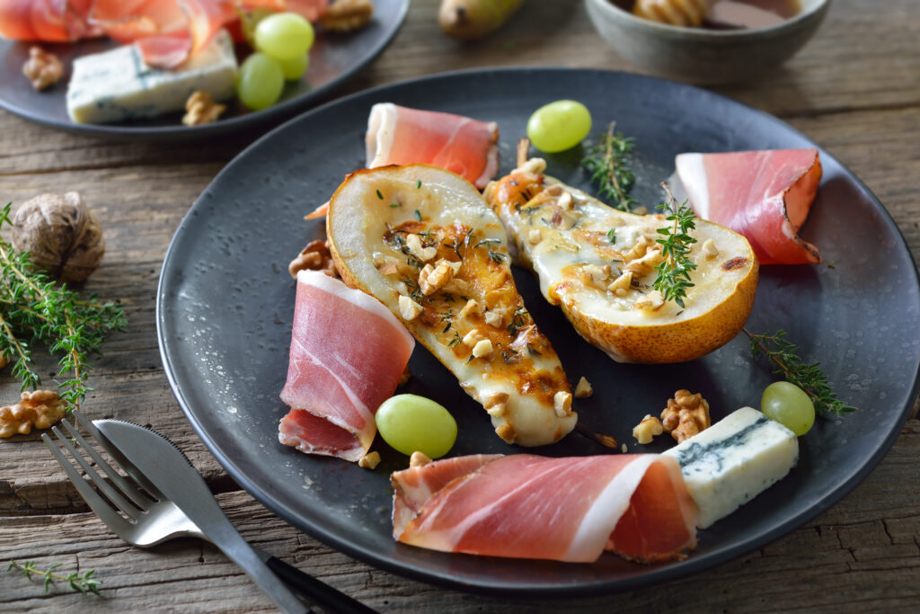 Poires farcies au bleu et aux noix